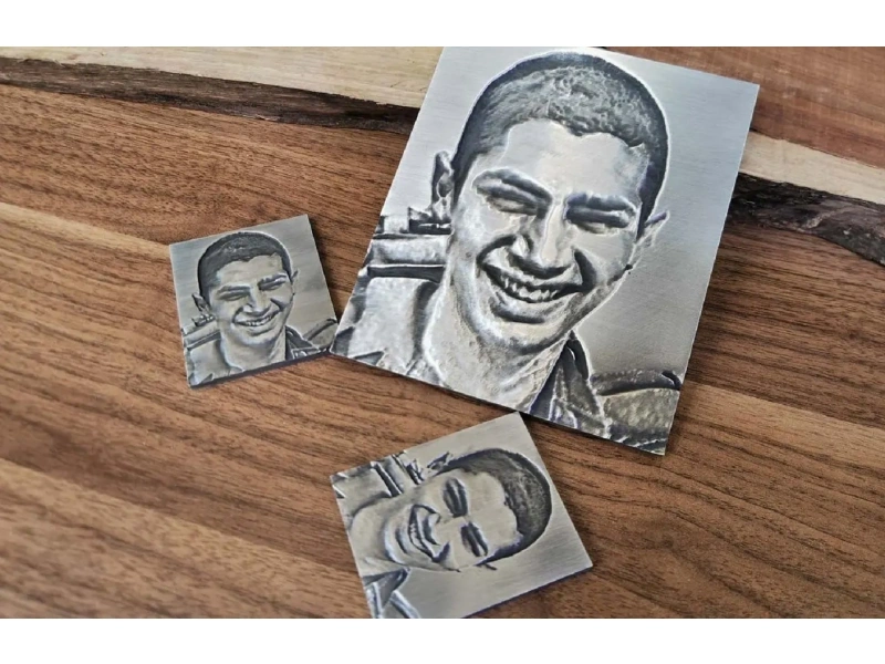 铜/不锈钢浮雕，每件皆是独一无二的艺术品