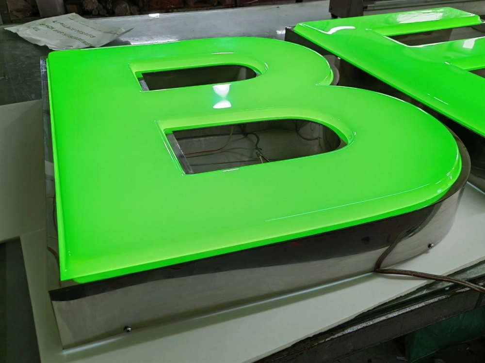 金属与亚克力完美融合一体