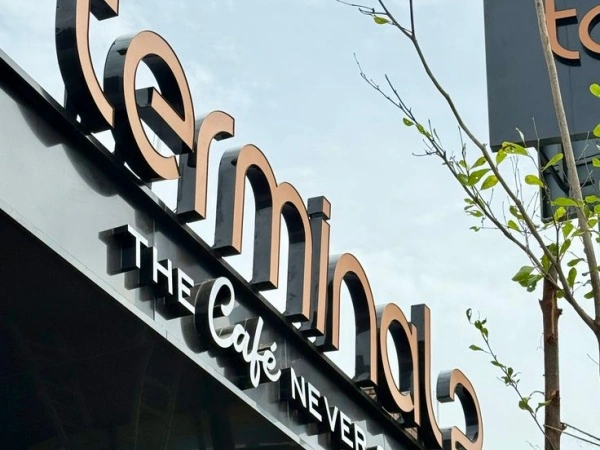 专业楼顶大字工程商、钢构、装修2级资质